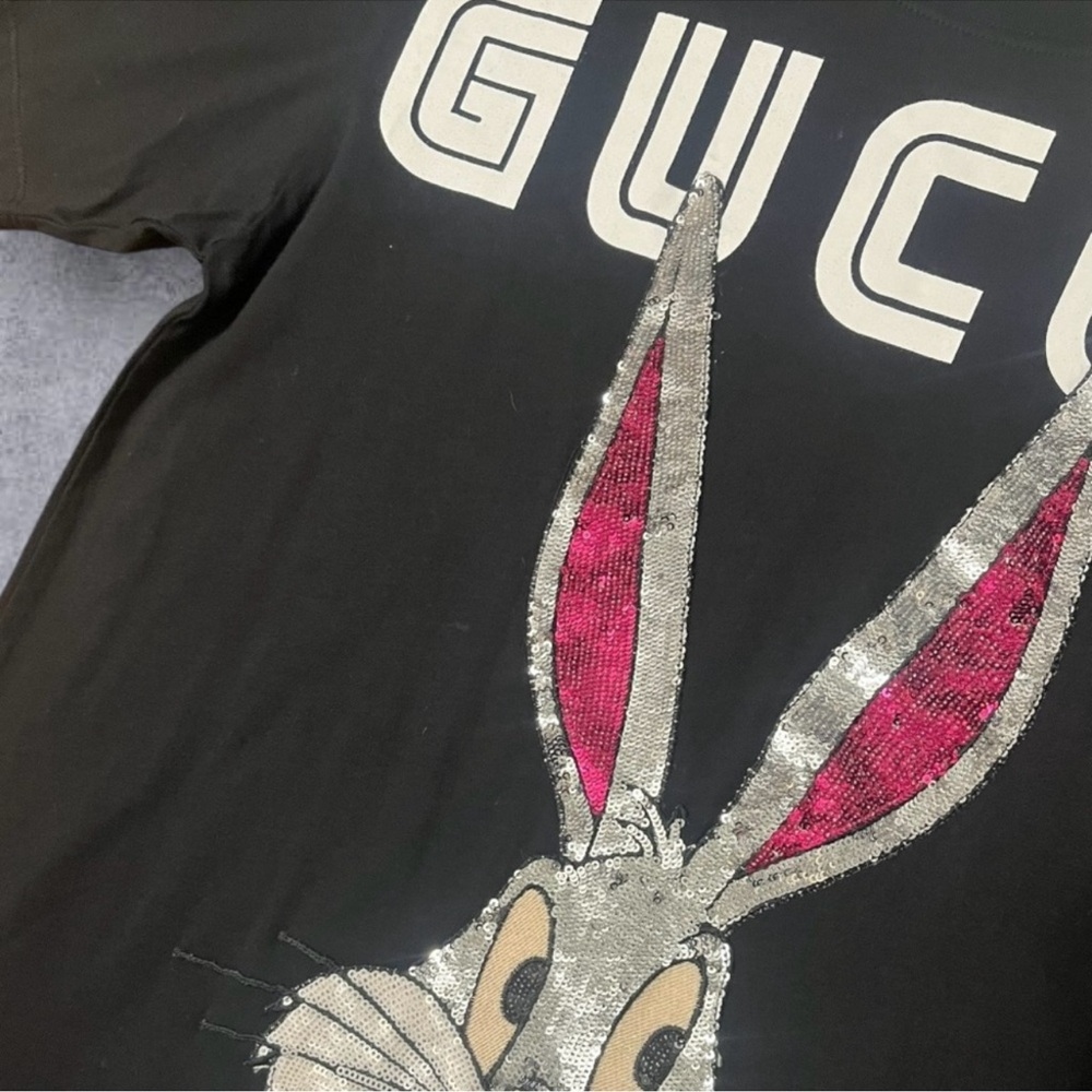 Gucci Black Short Sleeve Tee with Sequined Bunny and White GUCCY Logo - Picture 2 of 6
